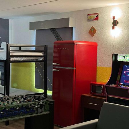 Hotel Super 8 By Wyndham Bloomington/Airport Esterno foto