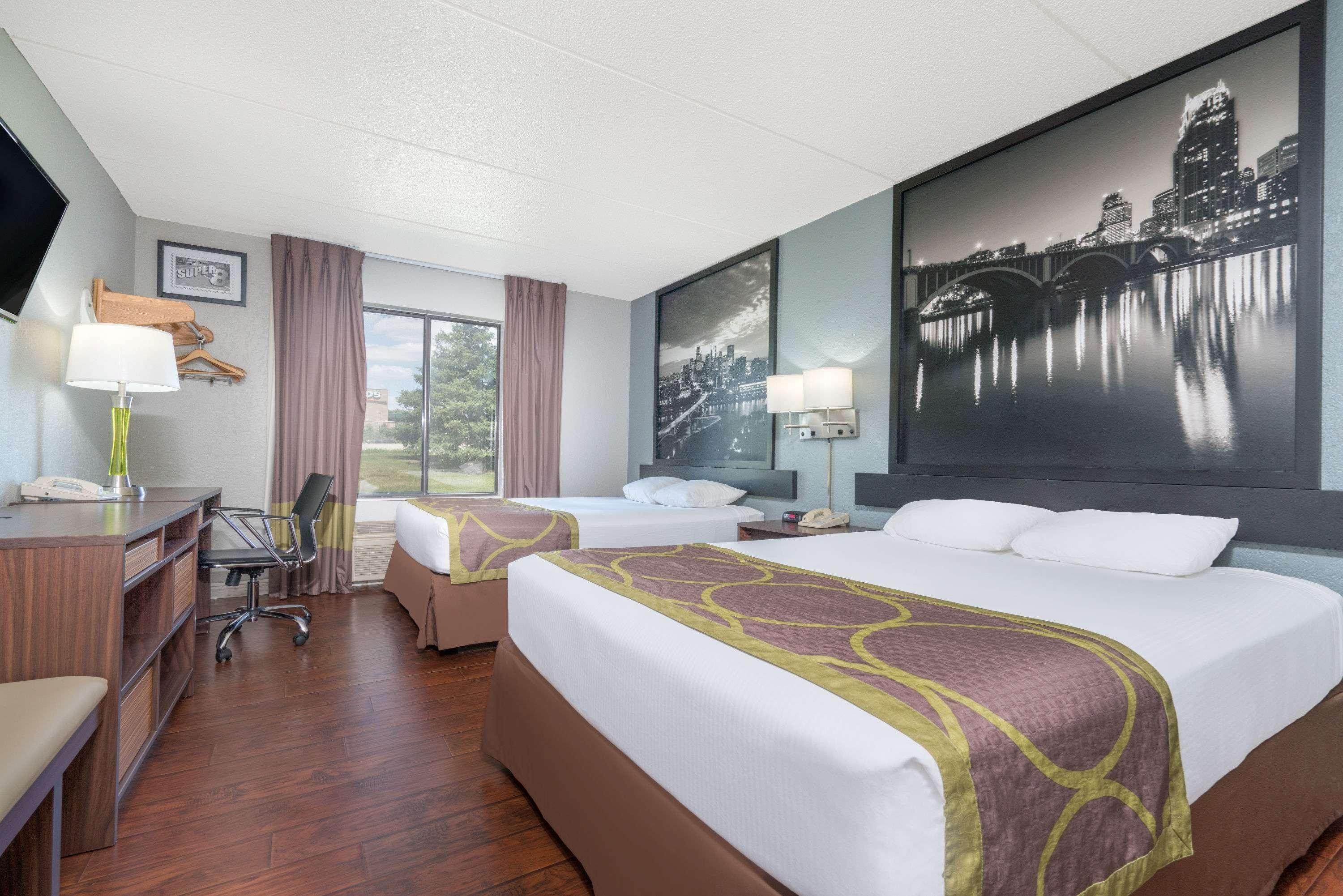 Hotel Super 8 By Wyndham Bloomington/Airport Esterno foto