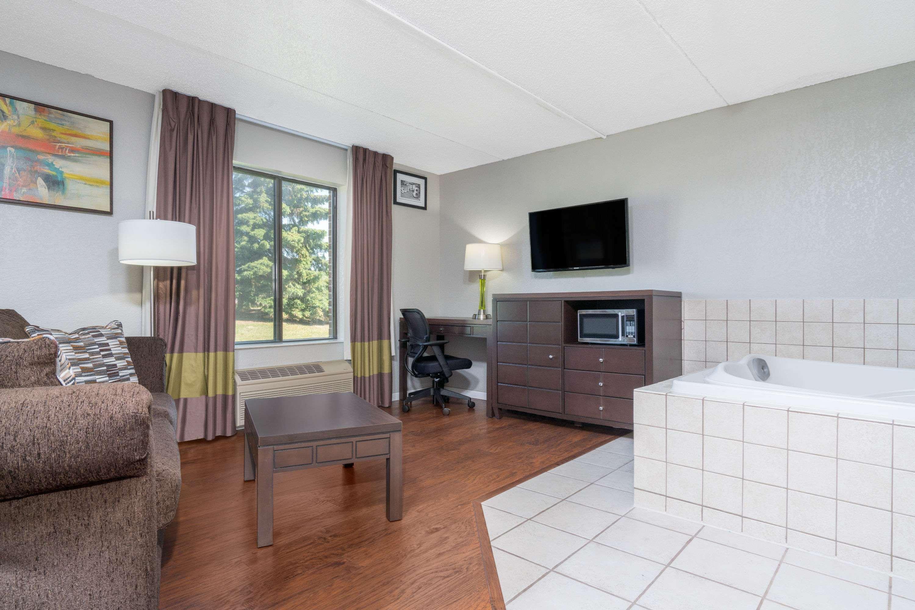 Hotel Super 8 By Wyndham Bloomington/Airport Esterno foto