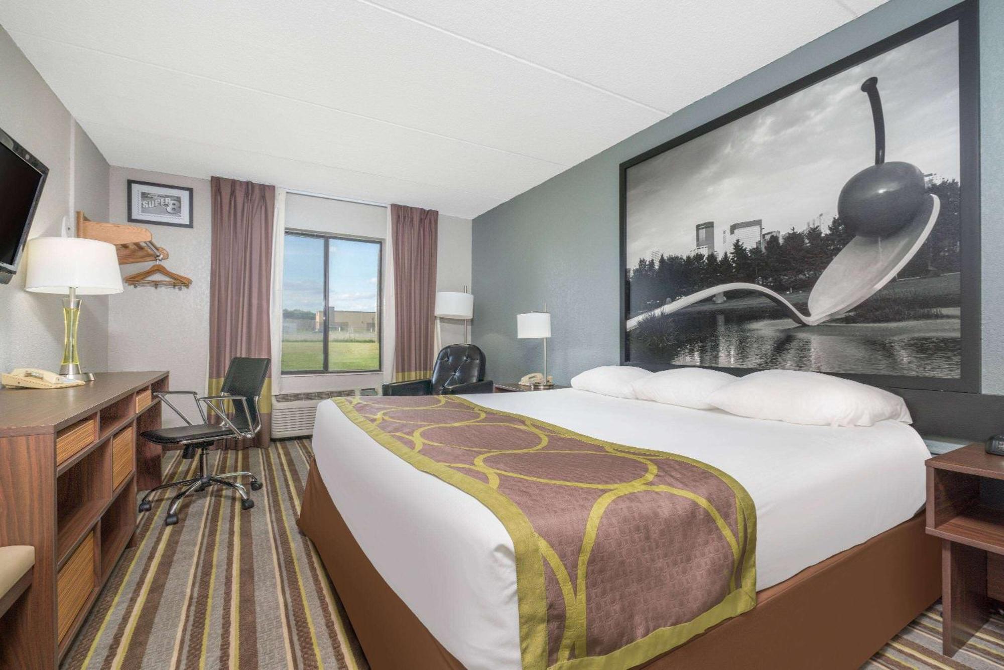 Hotel Super 8 By Wyndham Bloomington/Airport Esterno foto