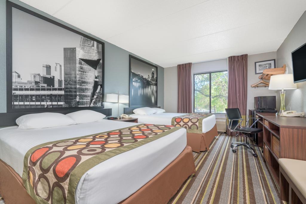 Hotel Super 8 By Wyndham Bloomington/Airport Esterno foto