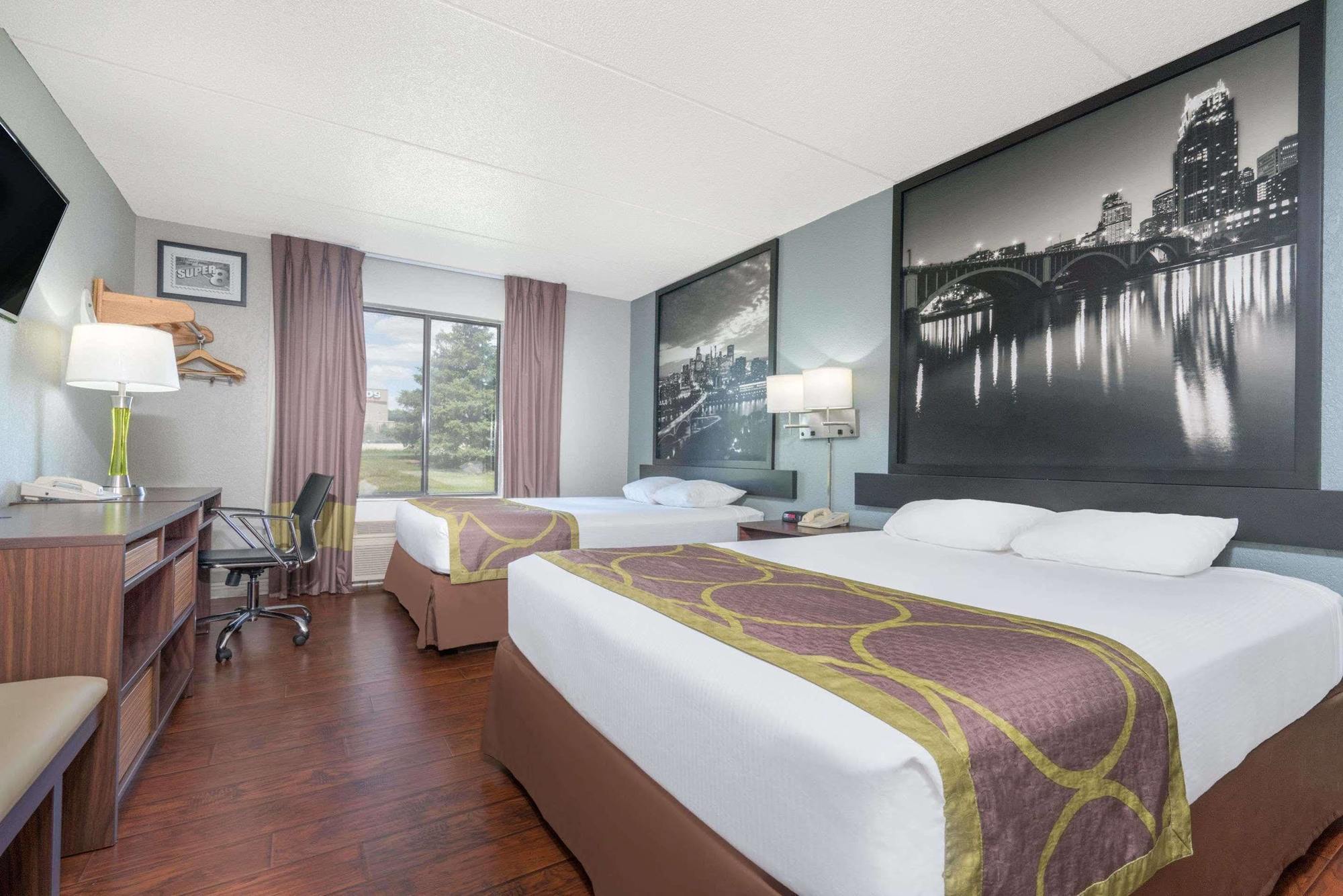 Hotel Super 8 By Wyndham Bloomington/Airport Esterno foto