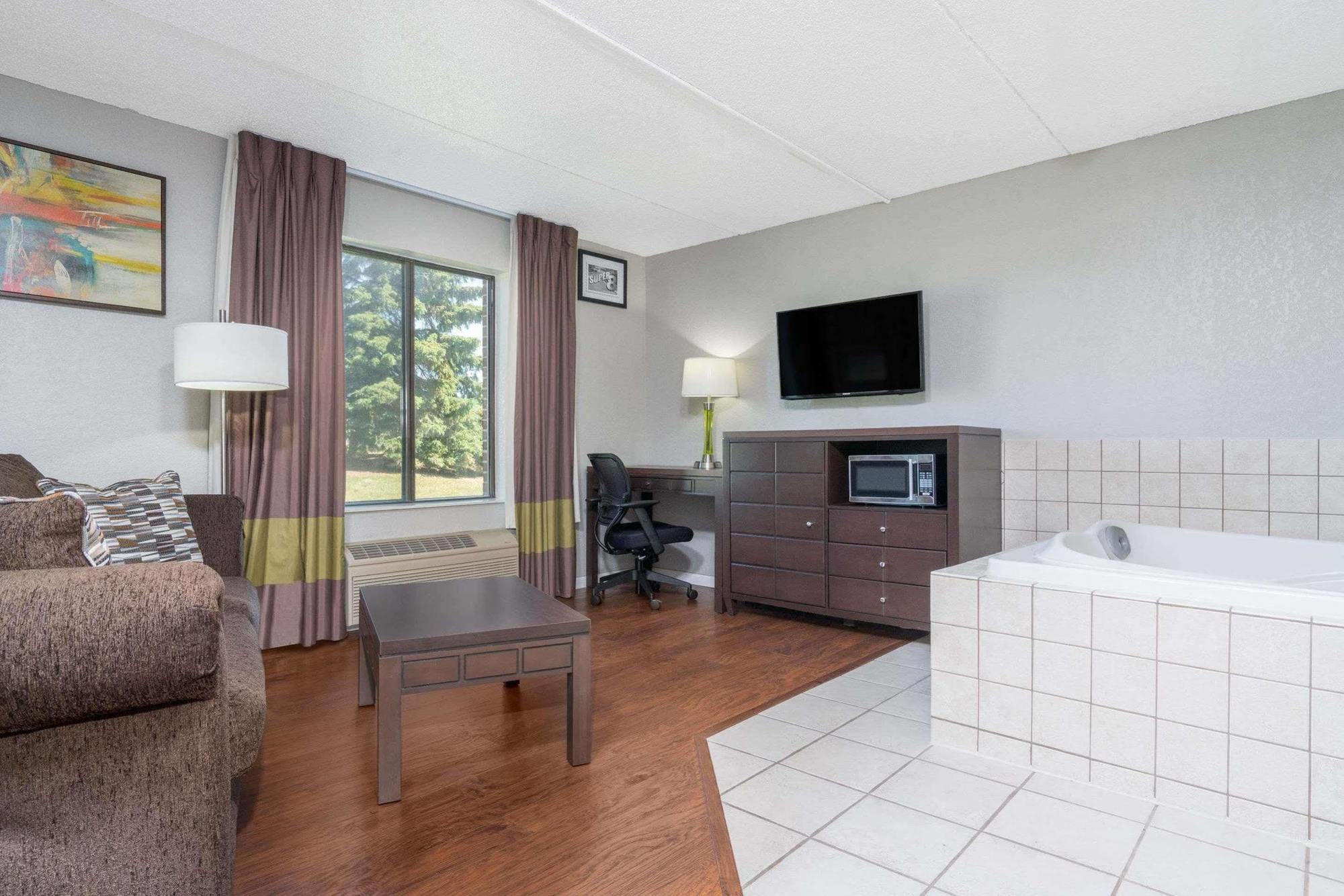 Hotel Super 8 By Wyndham Bloomington/Airport Esterno foto